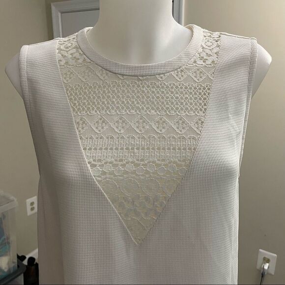 REBECCA MINKOFF IVORY SLEEVELESS SHIFT DRESS, Lace V neck details sz Medium - Picture 6 of 11